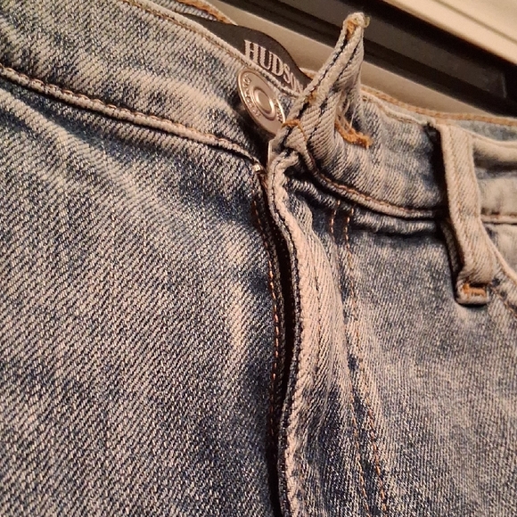 Women's Hudson Holly Straight Distressed Jeans - Picture 4 of 7